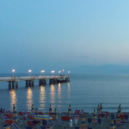 Appartamento Mare Pital Marina di Massa Buitenkant foto